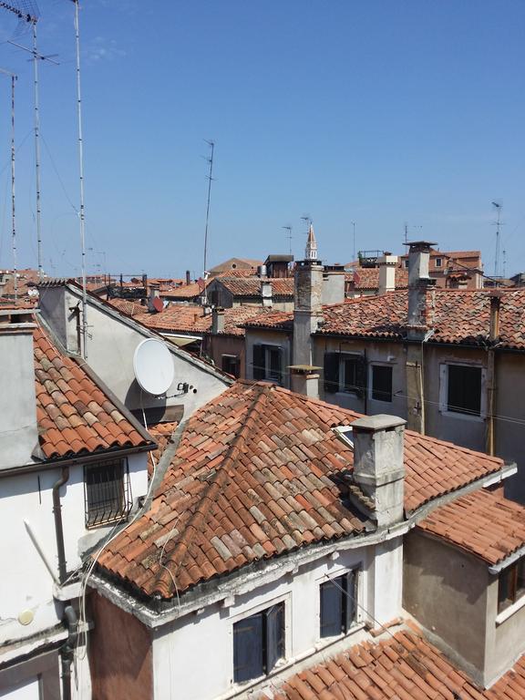 Elegant Terrace Apartment Near Piazza San Marco Last Floor No Lift ヴェネツィア 部屋 写真