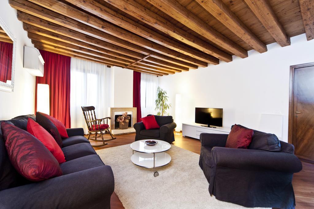 Elegant Terrace Apartment Near Piazza San Marco Last Floor No Lift ヴェネツィア エクステリア 写真