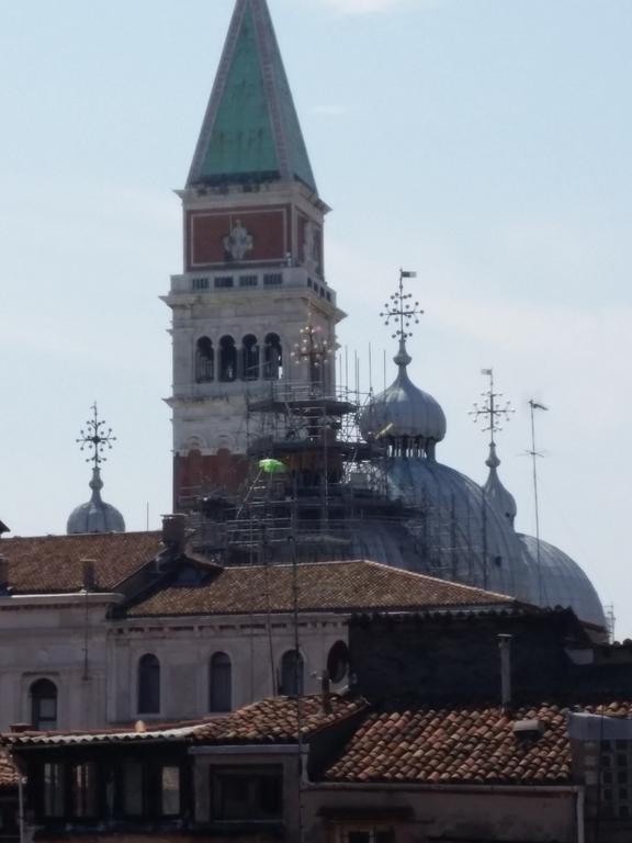 Elegant Terrace Apartment Near Piazza San Marco Last Floor No Lift ヴェネツィア エクステリア 写真