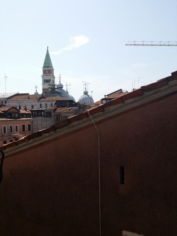 Elegant Terrace Apartment Near Piazza San Marco Last Floor No Lift ヴェネツィア エクステリア 写真