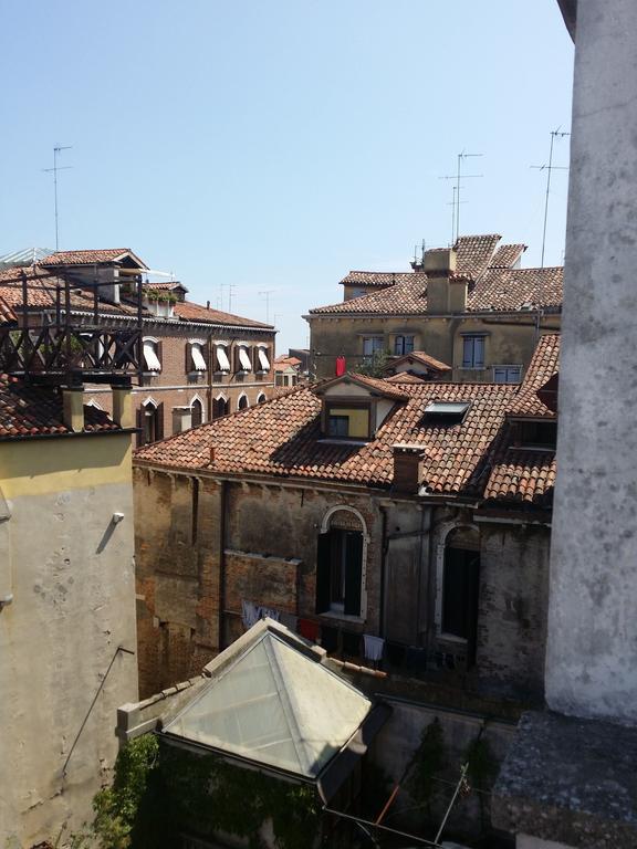 Elegant Terrace Apartment Near Piazza San Marco Last Floor No Lift ヴェネツィア エクステリア 写真
