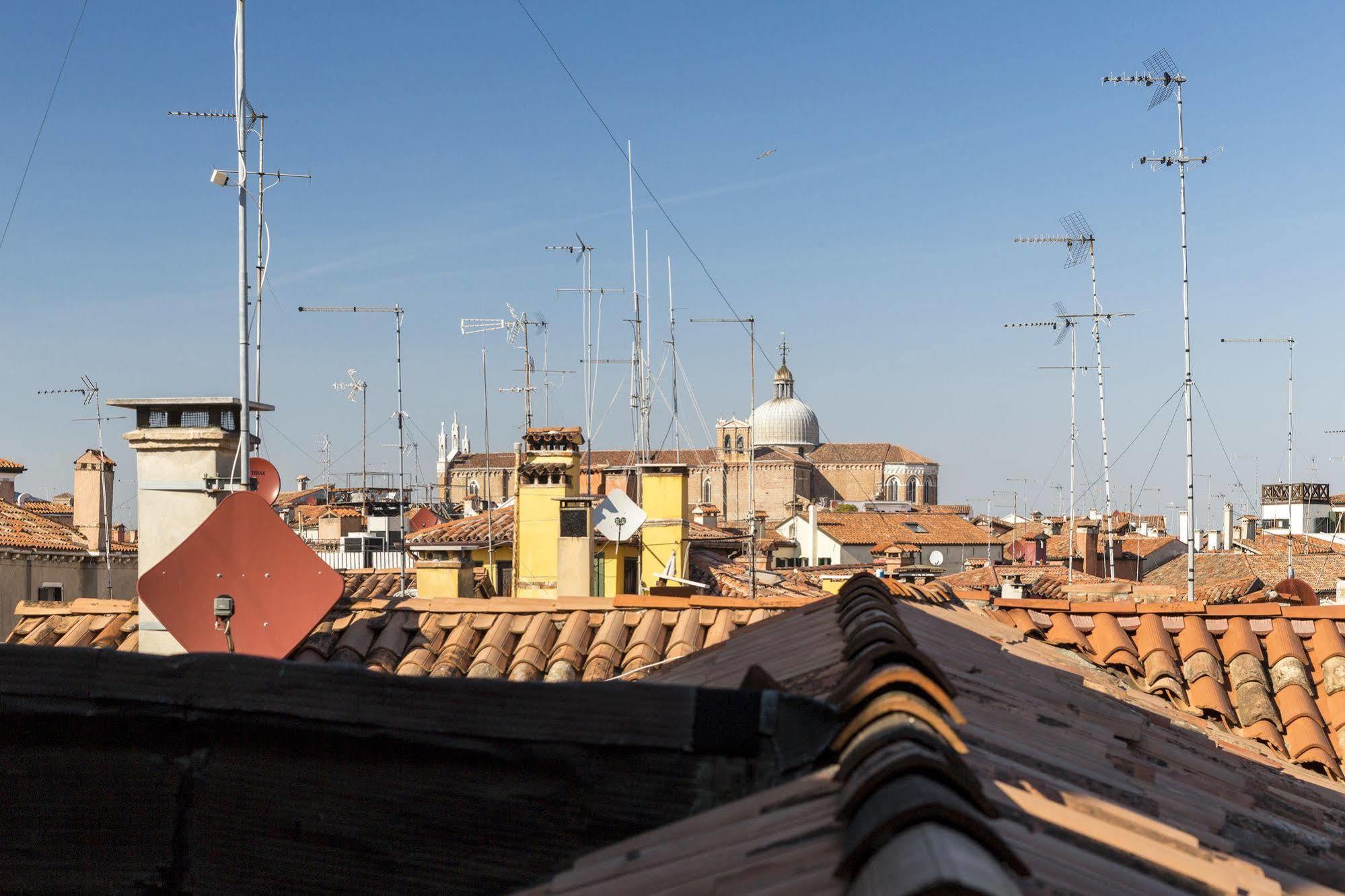 Elegant Terrace Apartment Near Piazza San Marco Last Floor No Lift ヴェネツィア エクステリア 写真
