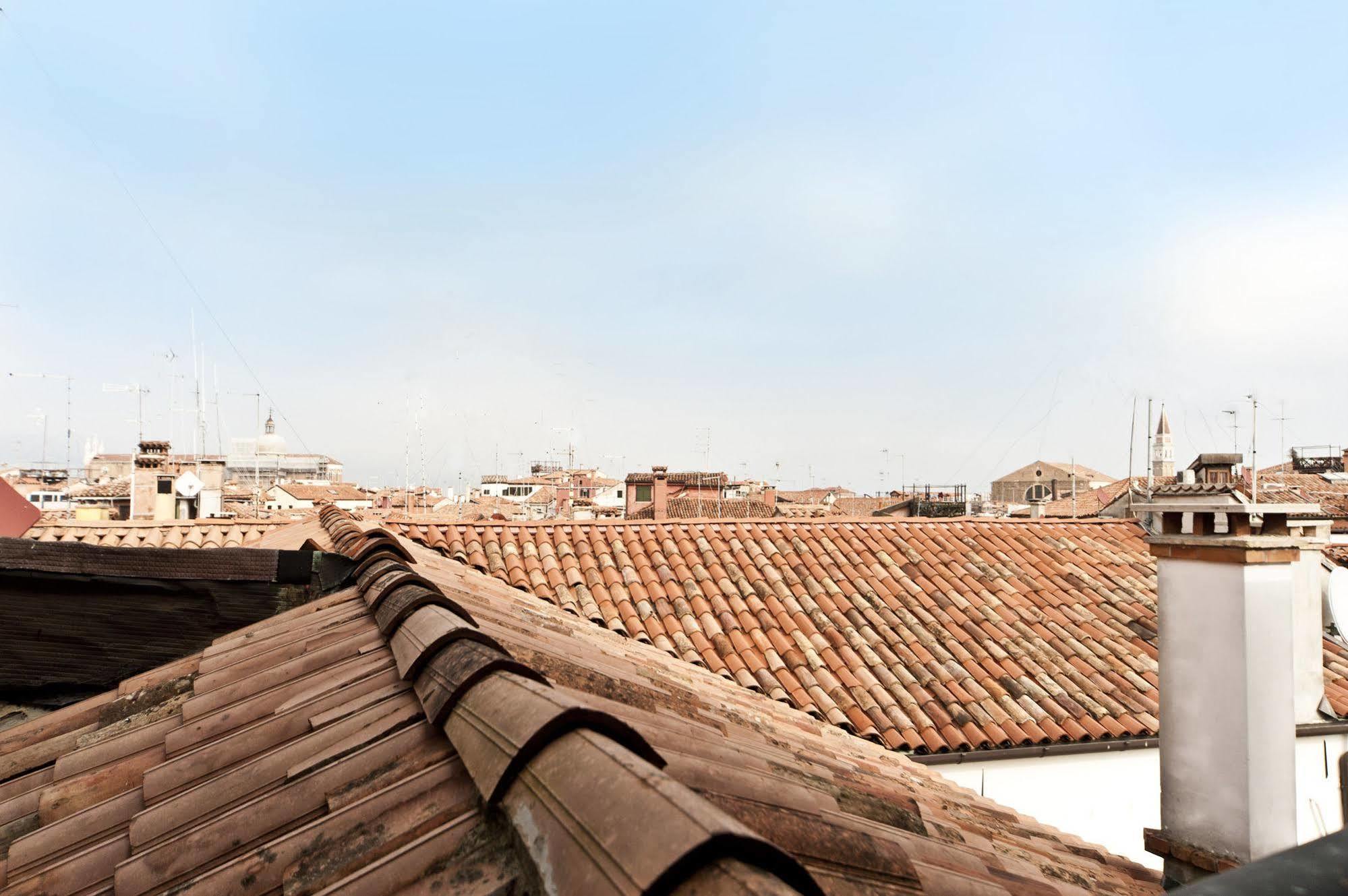 Elegant Terrace Apartment Near Piazza San Marco Last Floor No Lift ヴェネツィア エクステリア 写真