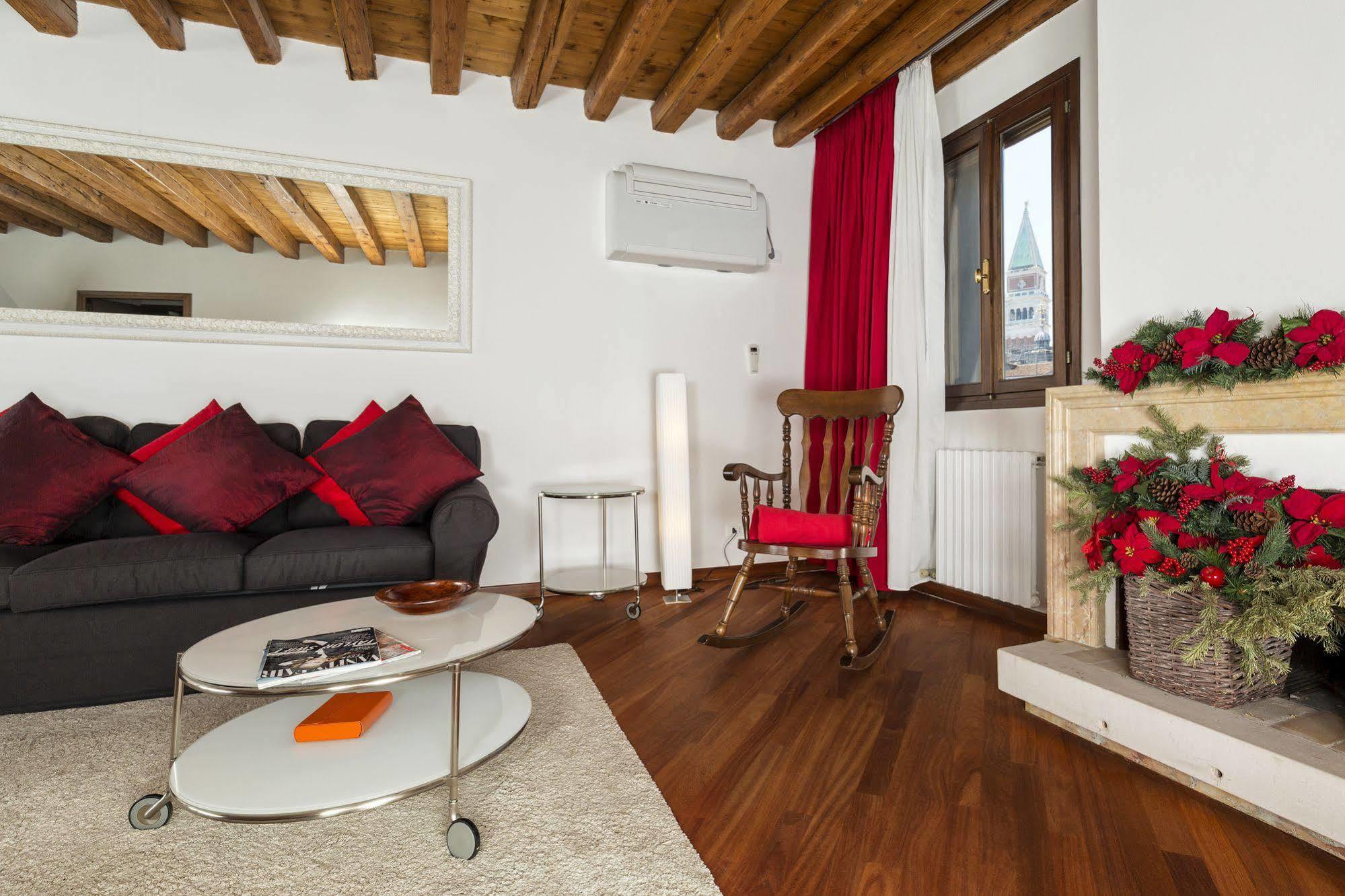 Elegant Terrace Apartment Near Piazza San Marco Last Floor No Lift ヴェネツィア エクステリア 写真