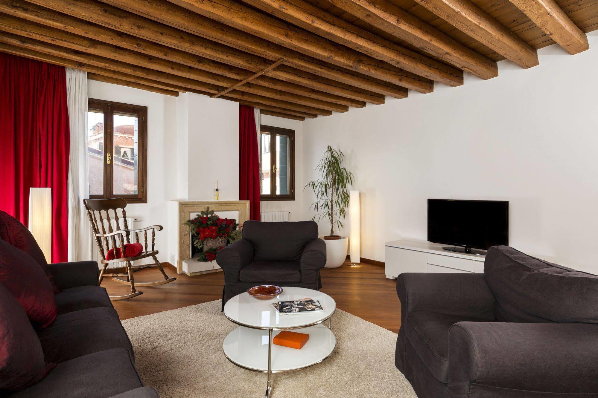 Elegant Terrace Apartment Near Piazza San Marco Last Floor No Lift ヴェネツィア エクステリア 写真